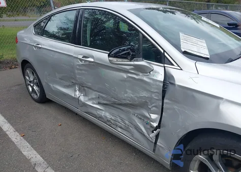2019 Ford Fusion Hybrid Titanium from USA, damaged, VIN 3FA6P0RU4KR259840